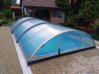Middle line pool enclosure Universe Neo with silver finish