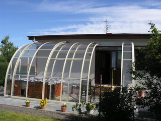 Semi-opened patio enclosure CORSO Entry