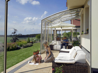 Retractable patio enclosure CORSO Solid will become your new living room