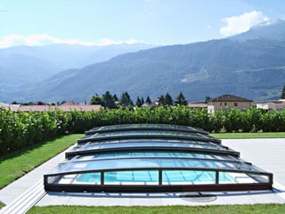 CORONA pool enclosure keeps your water clean