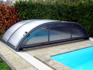 Keep your water in pool clear with help of ELEGANT pool enclosure