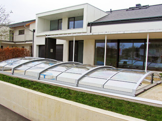 Anthracite color used on frames of IMPERIA NEO light pool enclosure