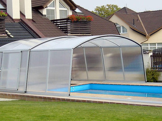 Pool enclosure VENEZIA can be installed on every type of pool