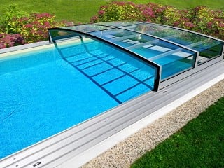 Retracted pool enclosure Viva