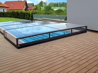 The lowest pool enclosure Terra goes very well with wooden floor