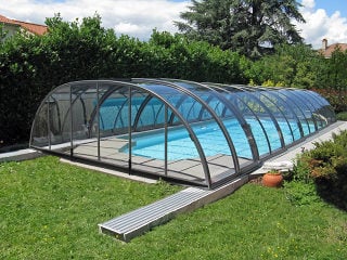 Acoperire piscina  LAGUNA protejeaza piscina si mentine apa calda