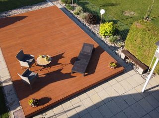 Terasa POOLDECK - perfect integrata in designul gradinii.