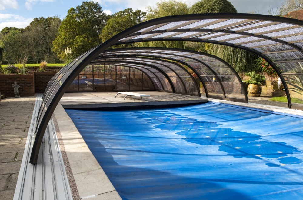 Medium-height pool enclosure Tropea NEO