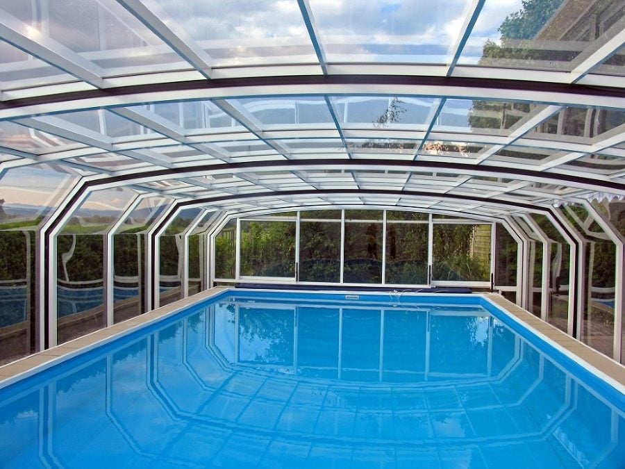 Pool enclosure Oceanic Low - retractable pool cover | Alukov.co.uk