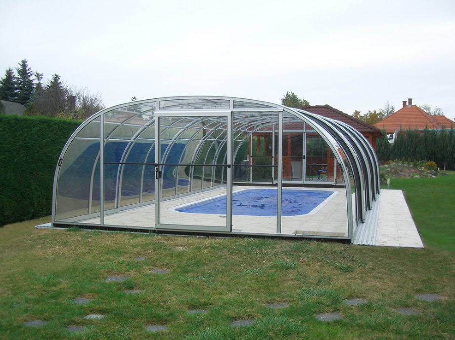 Pool enclosure Laguna NEO - retractable pool cover | Alukov.co.uk