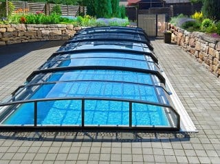 Front view on swimming pool enclosure Oceanic low