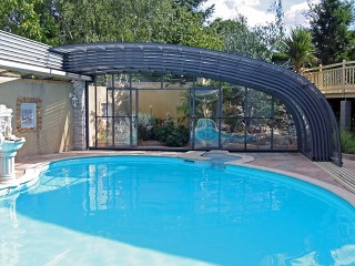 Fully opened swimming pool cover Style