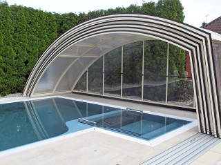Fully retracted pool enclosure Ravena