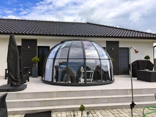Hot tub enclosure Oasis with anthracite finish goes well with modern house