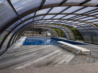 Medium-height pool enclosure Tropea NEO