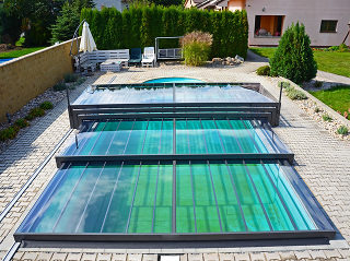 Ultra low pool enclosure CHAMPION
