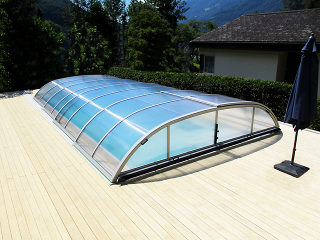 Swimming pool enclosure Elegant in silver