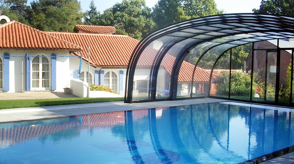 Opened swimming pool enclosure Laguna