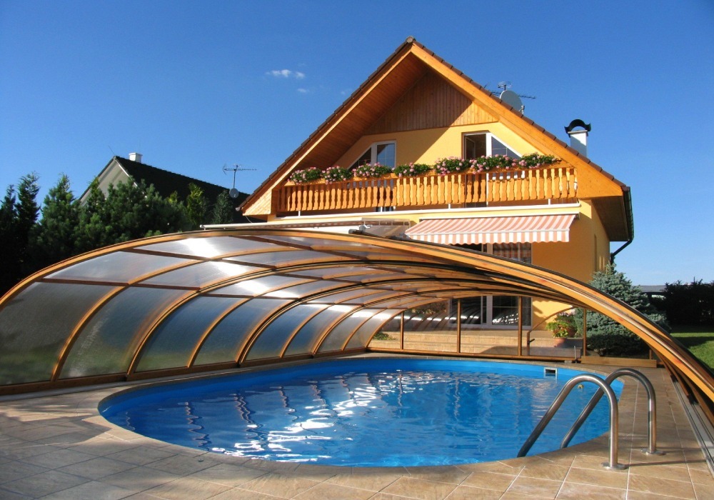 Retractable pool enclosure Elegant