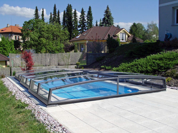 Retractable swimming pool enclosure Corona | sunrooms-enclosures.com