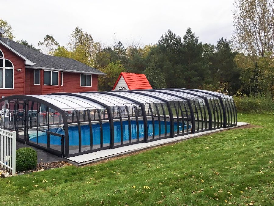 Pool enclosure OMEGA - retractable pool cover | sunrooms-enclosures.com