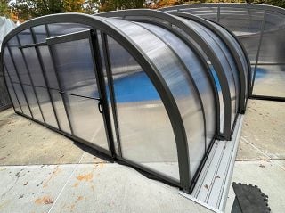 Atypical pool enclosure for your special pool