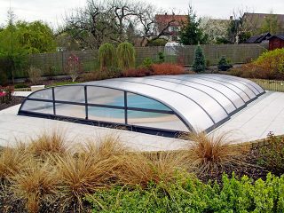 Azure Flat pool enclosure with four segments