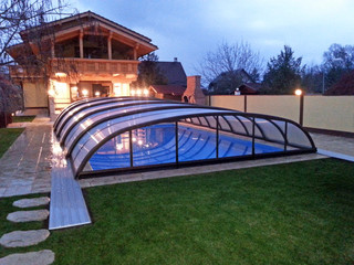 ELEGANT pool enclosure - low line pool cover - closed and ready to endure
