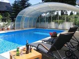 Fully open retractable pool cover LAGUNA