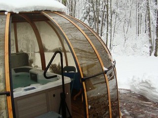 Hot Tub can be used even in winter months thanks to enclosure