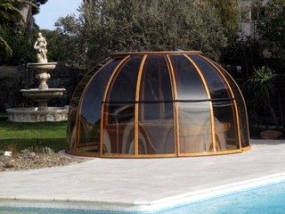 Hot Tub enclosure Orlando next to a pool