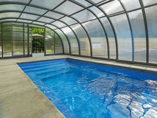 Laguna pool enclosure: Style meets space