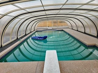 Pool enclosure LAGUNA - a view from the inside