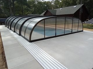 Laguna Type V pool enclosure