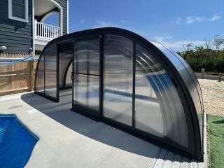 Opened enclosure for pool Laguna