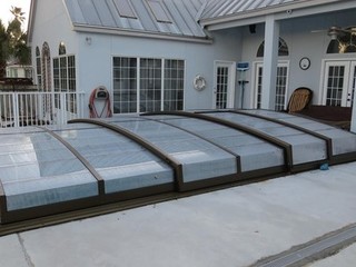 Pool enclosure Corona - low line pool enclosure