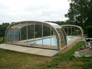 Pool enclosure LAGUNA - center opening with Cabana