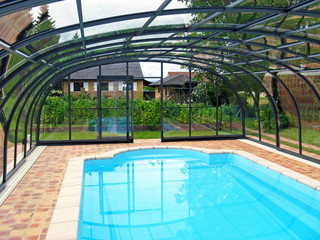 Polycarbonate filling used on swimming pool enclosure LAGUNA