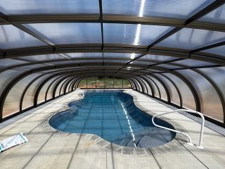 Pool enclosure Laguna Type VI from the inside