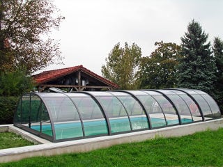 Dark color used on construction of swimming pool enclosure UNIVERSE