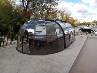 Spa Sunhouse enclosure for hot tub
