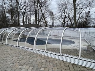 Swimming pool enclosure LAGUNA TYPE V in white finish
