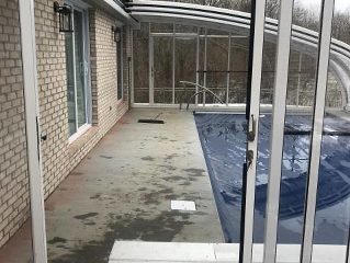 Swimming pool enclosure Style