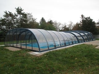 TROPEA pool enclosure is suitable even for wider and longer pools