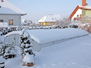 How to Prepare Your Swimming Pool for the Winter Months